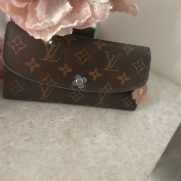 Authentic-Louis Vuitton Monogram Bloom Flower Emilie Wallet Blue Jean - Picture 2 of 16